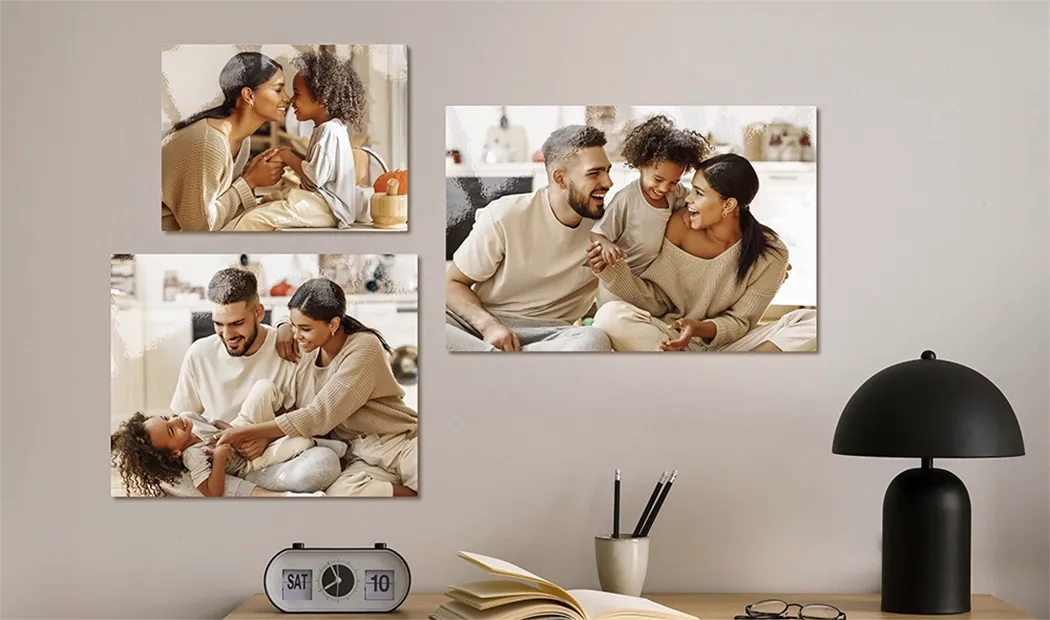 Stapel individueller Fotoabzüge vom Online-Fotodruckservice Printerpix